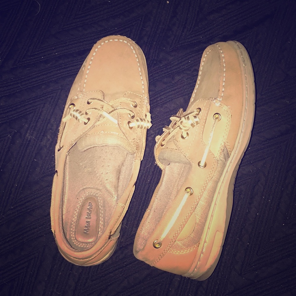 Great condition- SPERRY- worn a few times